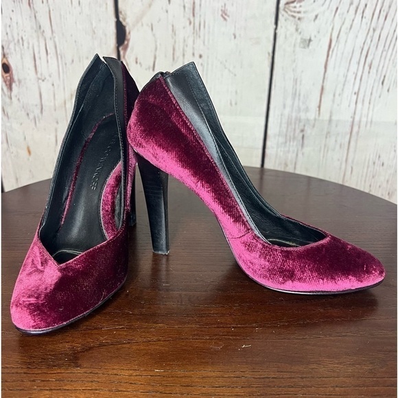 REBECCA MINKOFF woman’s velvet burgundy 4” heel almond toe pumps Size 7 EuC - Picture 10 of 14